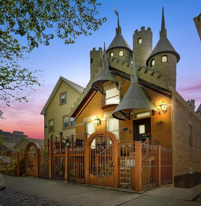 Previously listed on Zillow, a magical family home in Chicago, Illinois, resembles Hogwarts Castle. 