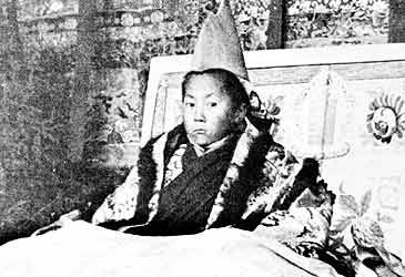 What name did Lhamo Thondup adopt when he was recognised as the 14th Dalai Lama?