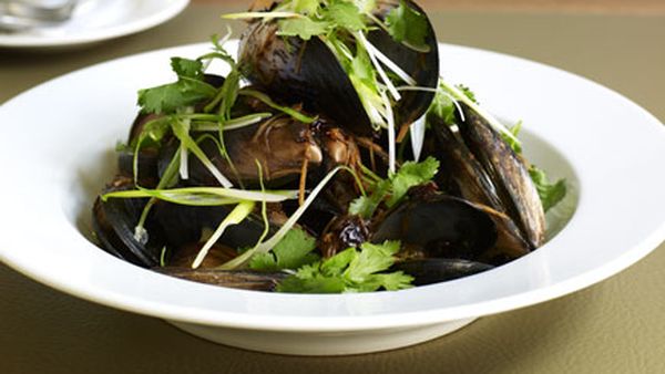 Steamed mussels with black bean and chilli