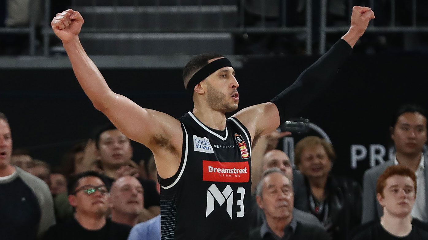 Mitch McCarron magic hands Melbourne United last-gasp win over Sydney Kings