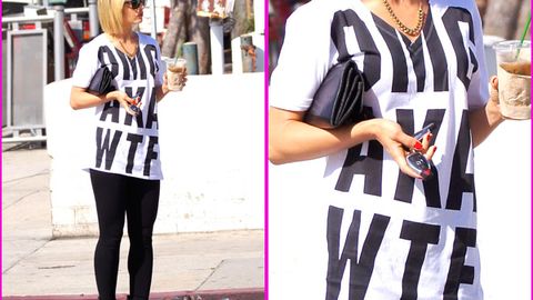 Hot or not? Mena Suvari’s texting t-shirt