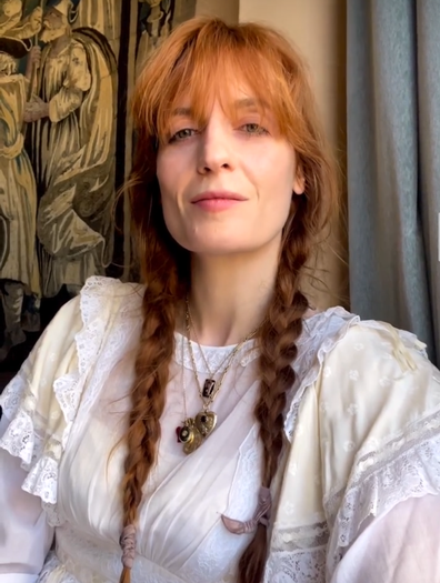 Florence Welch performs life-saving surgery 