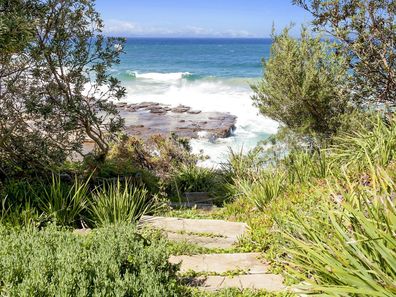 Deborah Hutton buys south coast cottage renovation $5.6 million