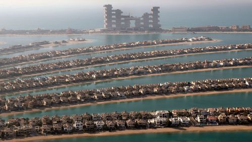 Fleeing sanctions in the West, Russian oligarch Roman Abramovich is reported as home hunting on Dubai's Palm development.
