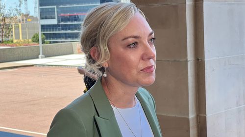 La chef de l'opposition WA, Mia Davies, annonce sa démission.