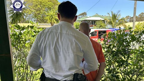 Não se sabe há quanto tempo o homem está no país.