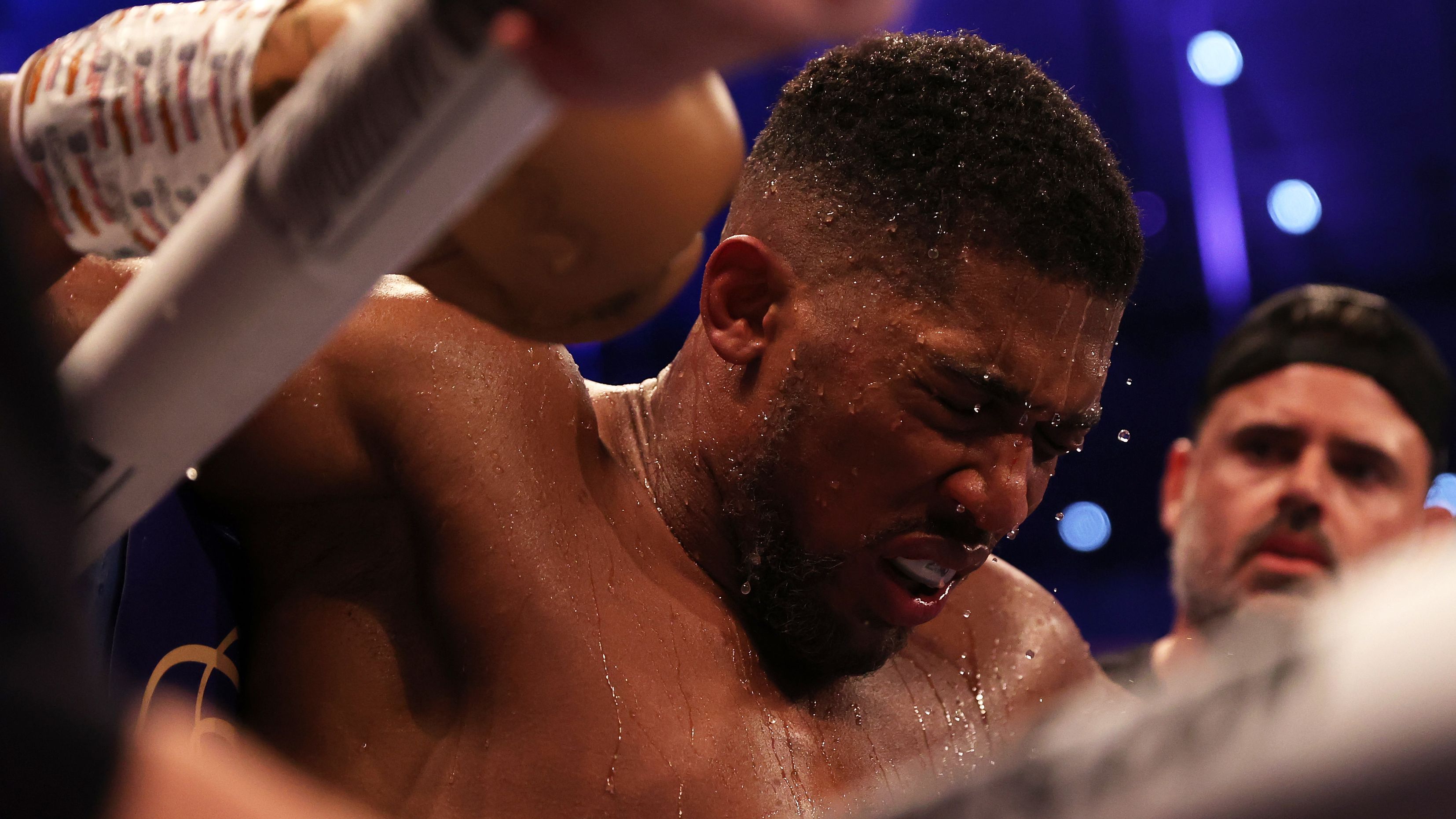 Heavyweight champ Joshua stunned in upset