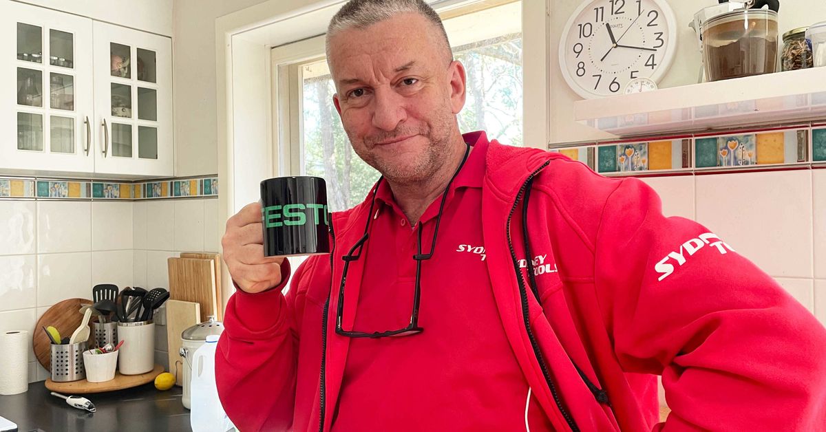 Steve donated his kidney to a stranger and set an Australian record
