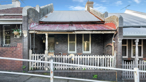 Rundown Sydney terrace sells for 1.5 million Newtown Domain 