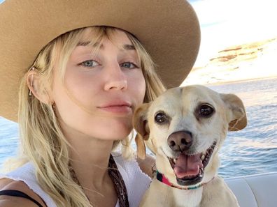 Miley Cyrus, Utah, vacation, puppy, selfie
