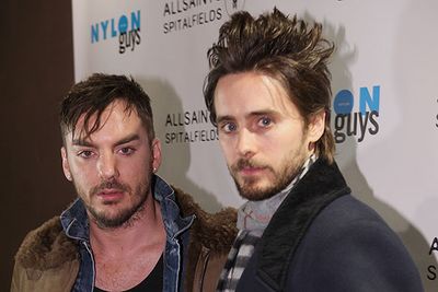Here’s pretty Jared Leto (right) looking moody and sculpted, while his bro Shannon just looks like he’s had a rough night and forgotten to use sunscreen.