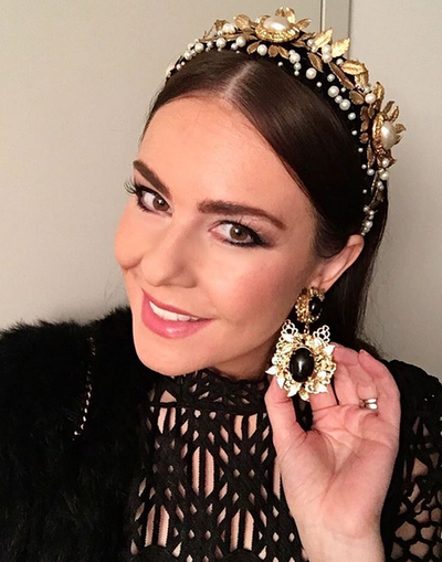 Pick an appropriate pair of earrings to perfectly compliment your headpiece. Novak&rsquo;s number one rule? Less bling is often more. &ldquo;Keep the focus on the headwear, it&rsquo;s spring racing,&rdquo; she says. &ldquo;Sometimes big earrings work if there&rsquo;s a lot of drama in the headpiece. But if not, stick to minimal earrings such as studs or simple pearls, which work so well and just finish the look without being too much&rdquo;.<br />