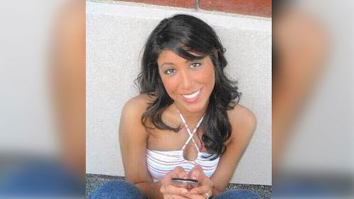 US mother files lawsuit over nude photographs of dead daughter