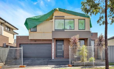 Dom wystawiony na aukcję miał spalony dach na górze Craigieburn Melbourne Victoria Domain 