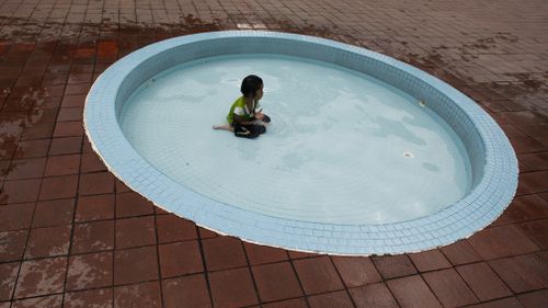 Swimming pool cryptosporidiosis disease parasite