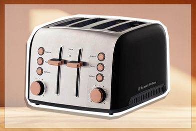 9PR: Russell Hobbs, Brooklyn Toaster 4 Slice, Extra Wide Toasting Slots, High-Lift, Copper.