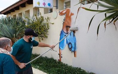 Tel Aviv takes down mural