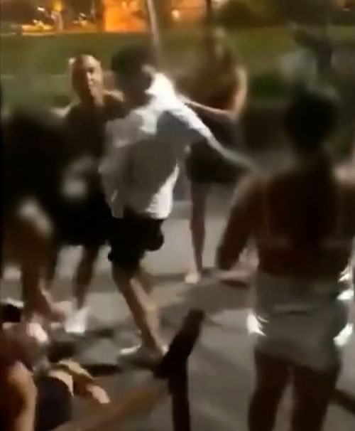 Sydney man avoids jail after pleading guilty to bashing teenage girls 