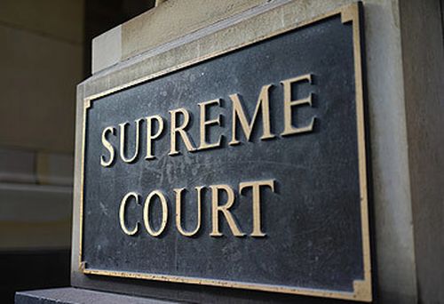 Placa da Suprema Corte no prédio da Suprema Corte de Victoria (Nigel Killeen/Getty)