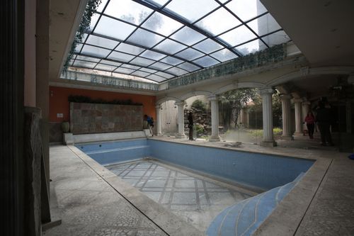 The pool in the mansion of Mexican Chinese businessman Zhenli Ye Gon.