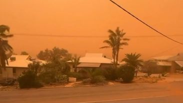 Cyclone Narelle passes through Carnarvon as a category three storm