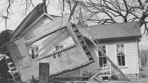 Patlama kiliseyi yerle bir etti ve içerideki herkesin hayatını tehlikeye sokabilirdi.