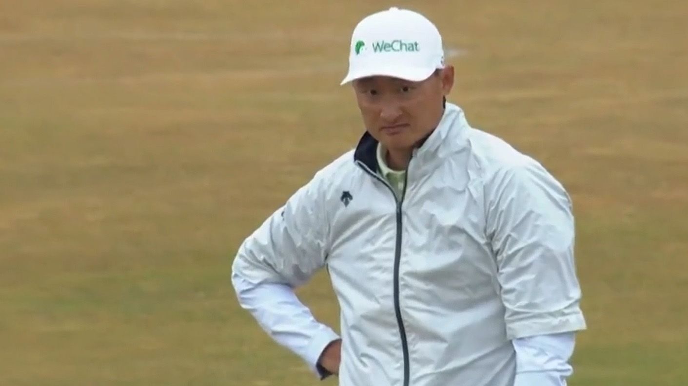 WATCH: Haotong Li finds trouble on first hole of The Open second round