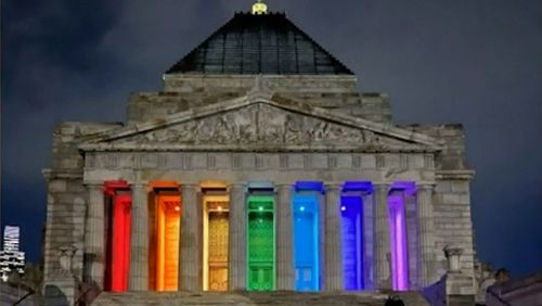 Rainbow lights canned at Melbourne's Shrine of Remembrance after staff receive tirade of hateful abuse - 9News