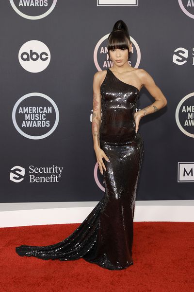 American Music Awards 2021: Fashion—Live From the Red Carpet