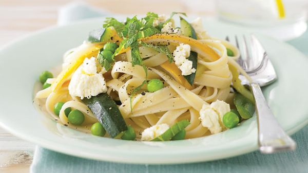 Fettuccine, zucchini and ricotta toss