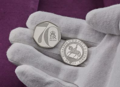 Queen's Platinum Jubilee 50p commemorative coin
