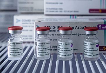 What minimum age does ATAGI recommend for AstraZeneca's COVID-19 vaccine?