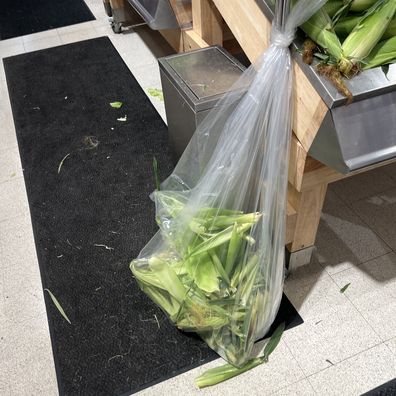 budget hack supermarket rubbish bags for corn husks to save money