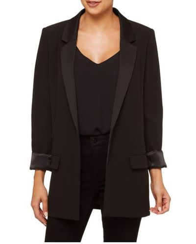 <a href="https://www.sportsgirl.com.au/clothing/jackets/boyfriend-blazer-black-1" target="_blank">Sportsgirl Boyfriend Blazer in Black, $119.95</a>