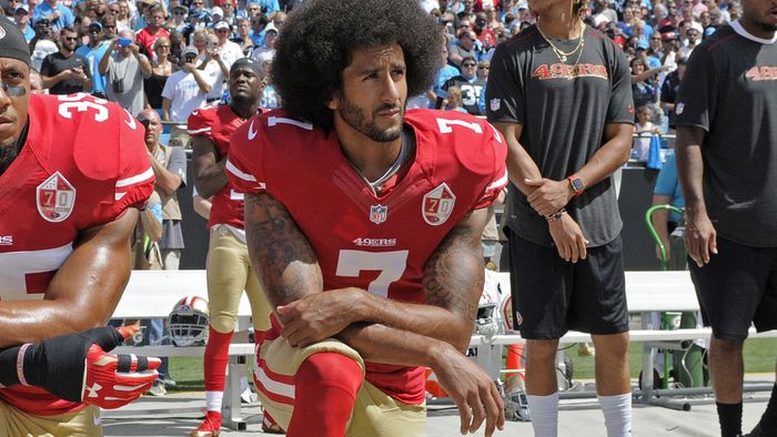 Resultado de imagen para kaepernick kneels