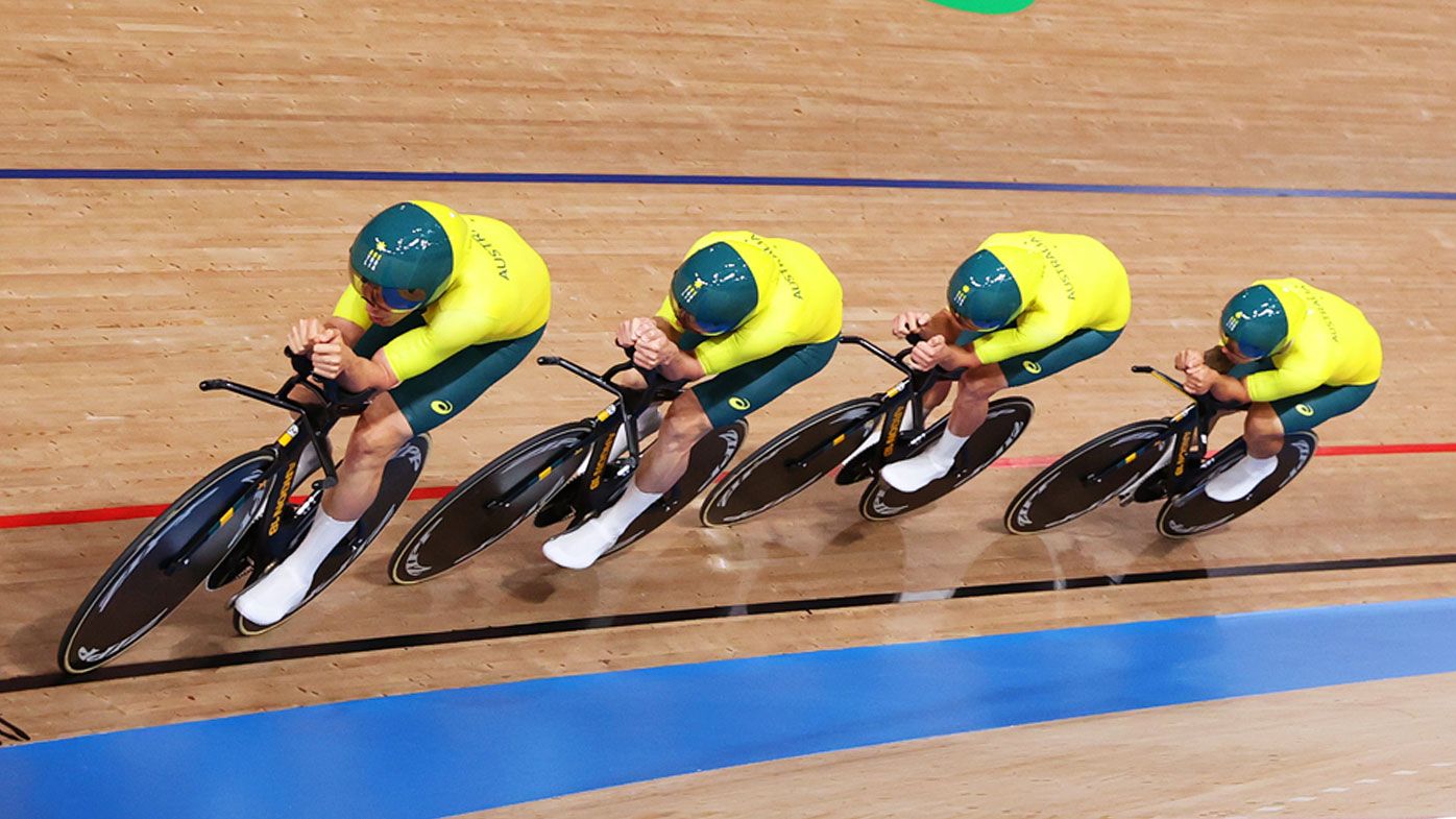 Australia's Alex Porter walks away from freak crash in men's team pursuit