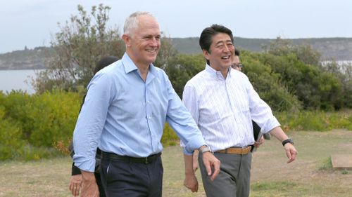 Japanese PM to discuss trading with PM Turnbull in Sydney 