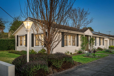 A property in Malvern East, Melbourne sold at auction for $1,363,000.