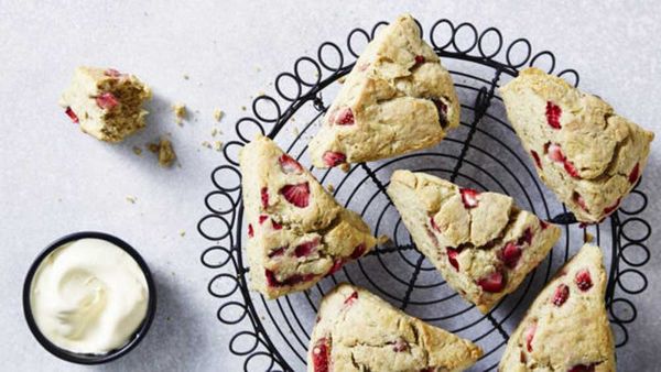 Strawberry gum scones