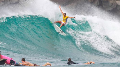 Stephanie Gilmore claims sixth surfing world title