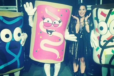 @demilovato: "Hanging with my peeps at my hometown show in Dallas for @PopTarts411 #CrazyGoodSummer!!!! Who's here?!?"