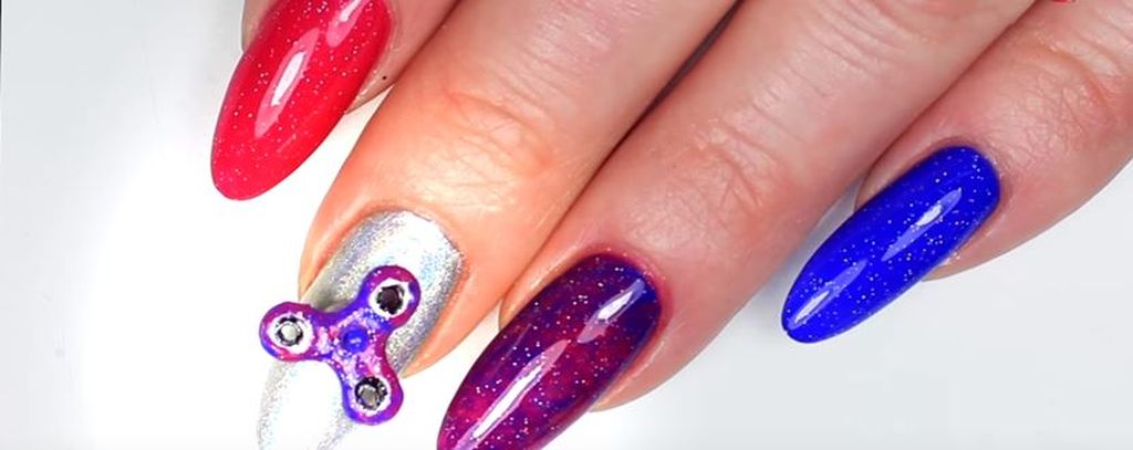 Fid Spinners have made their way onto nails