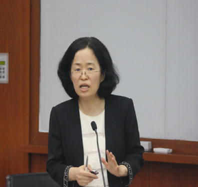 Joh Sung-wook is an esteemed economics professor.