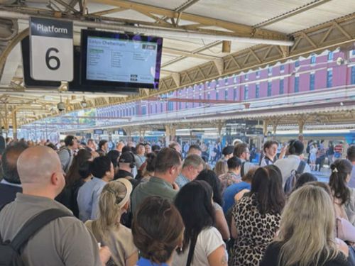 Melbourne train chaos
