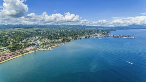 Australian troops are being sent to the Solomon Islands after unrest in the capital of Honiara.