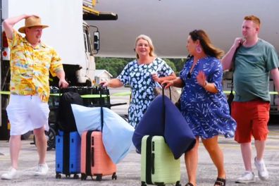 Travel Guides packing tips