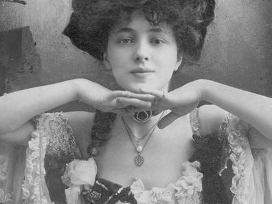 Evelyn Nesbit was just 14 when she caught the eye of an artist and booked her first modelling job.