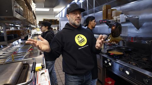 Steven Marks, fundador e CEO da Guzman y Gomez (GYG) posa para uma foto no Guzman y Gomez Mexican Kitchen em Schaumburg, Illinois, em 5 de março de 2026.