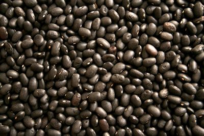 Half a cup of cooked black
beans (86g): 7.5g fibre