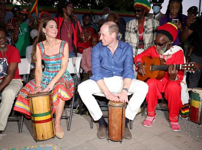  Prince William, Duke of Cambridge and Catherine, Duchess of Cambridge play music during a visit to Trench Town Culture Yard Museum where Bob Marley used to live, on day four of the Platinum Jubilee Royal Tour of the Caribbean on March 22, 2022 in Kingston, Jamaica.